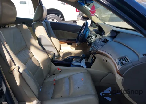 2010 Honda Accord 2.4 Ex-L from USA, damaged, VIN 1HGCP2F84AA063178